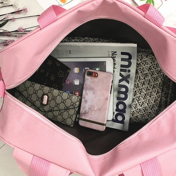 Hello Kitty Large Pink Duffle Travel Gym Bag - Picture 8 of 8